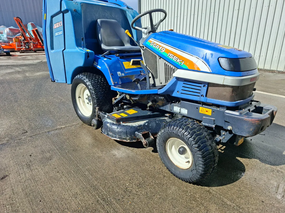 Iseki SGR 19 high dump mower - Image 1