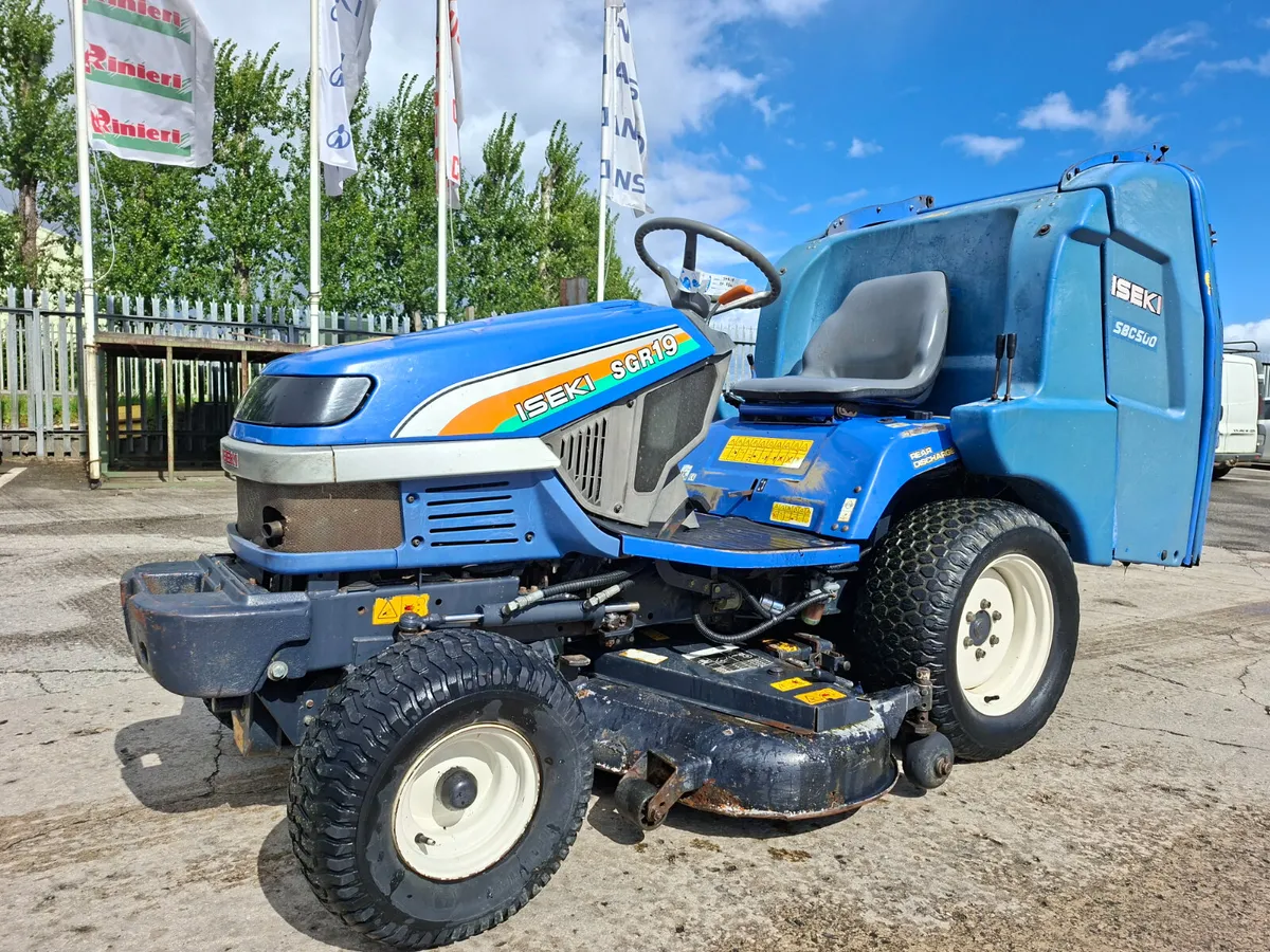 Iseki SGR 19 high dump mower - Image 2