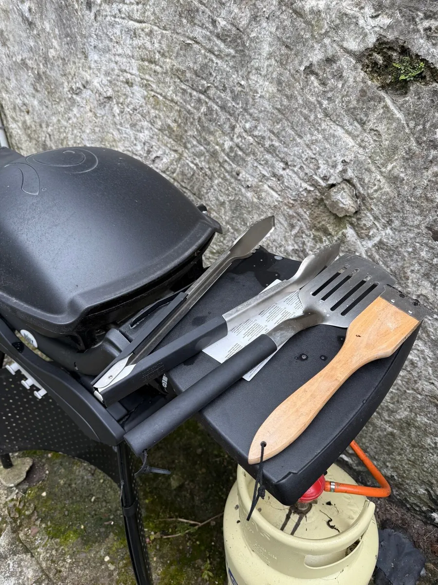 Weber BBQ Q2000 - Image 4