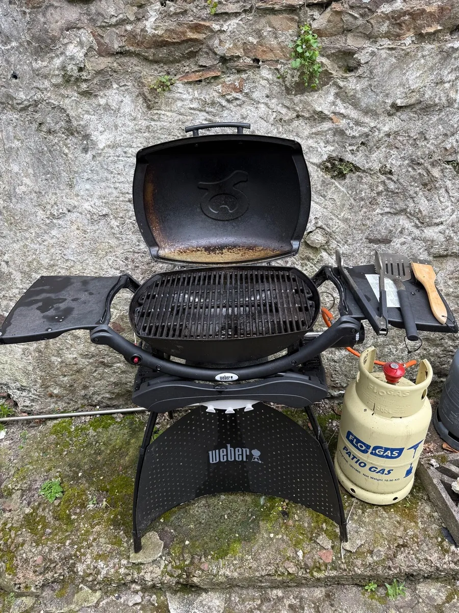 Weber BBQ Q2000 - Image 1