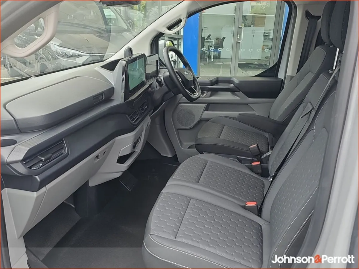 Ford Transit Custom Limited 170PS Long Wheelbase - Image 3