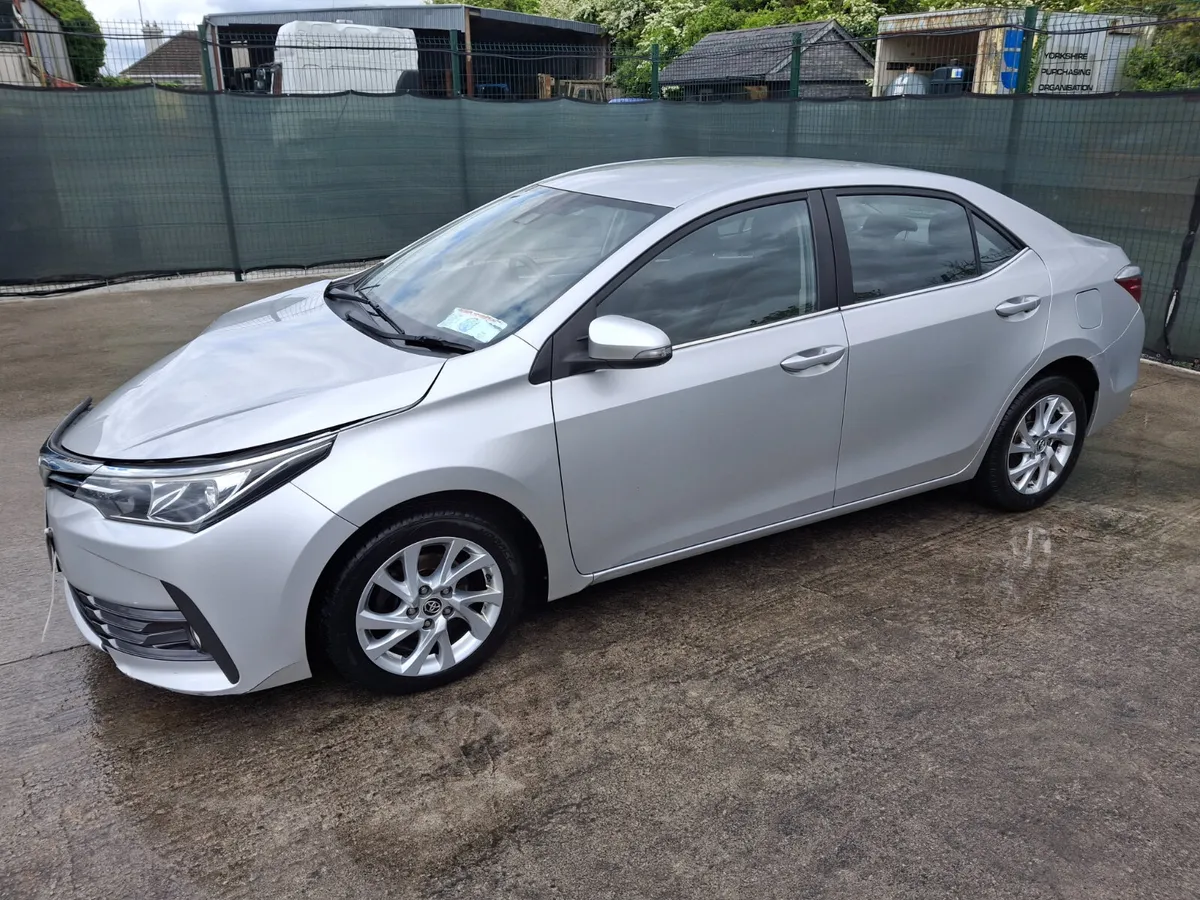 2017 Toyota Corolla  Luna  1.4 Diesel - Image 1
