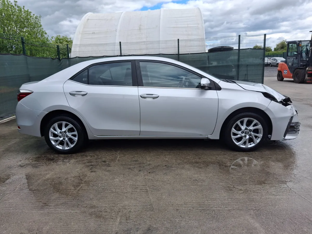 2017 Toyota Corolla  Luna  1.4 Diesel - Image 4