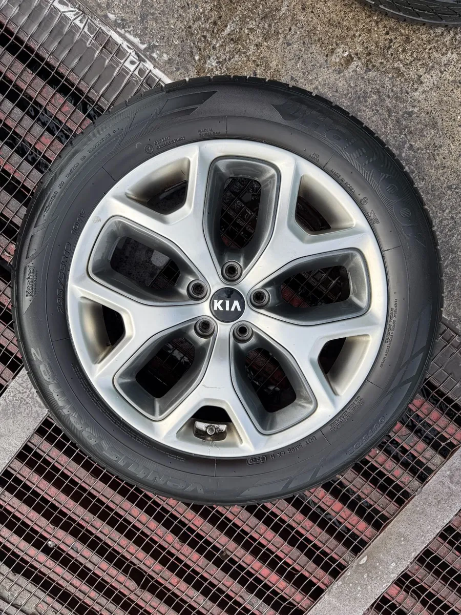 2017 KIA SORENTO 19" ALLOY WHEELS - Image 4