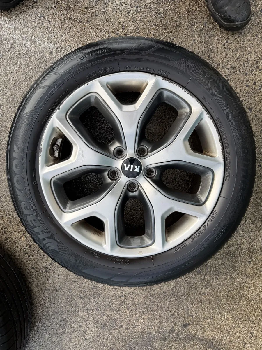 2017 KIA SORENTO 19" ALLOY WHEELS - Image 2
