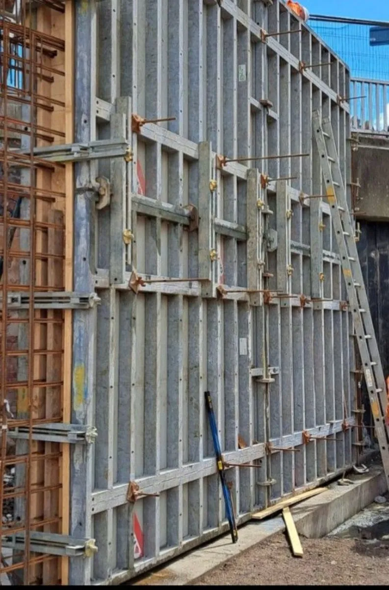 Formwork  crew available