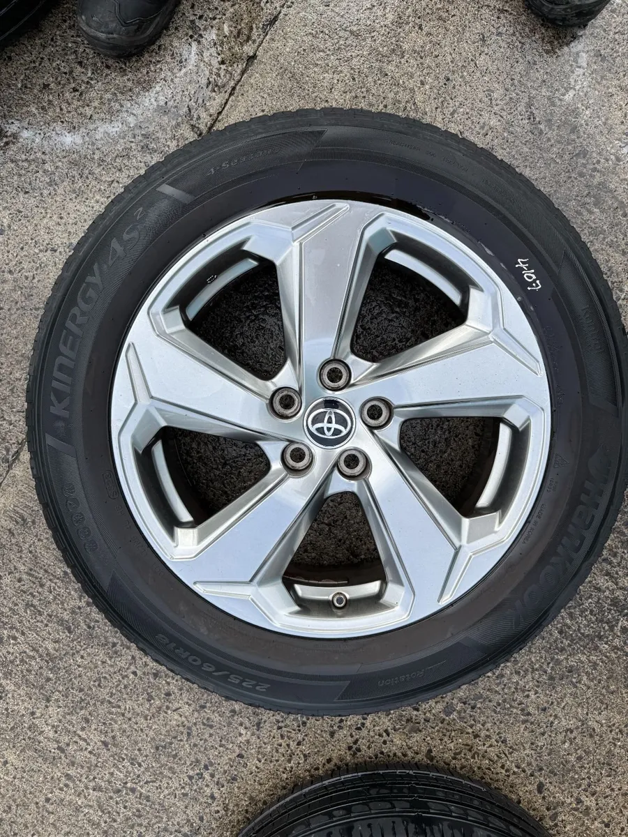 2020 TOYOTA RAV 4 18" ALLOY WHEELS - Image 2
