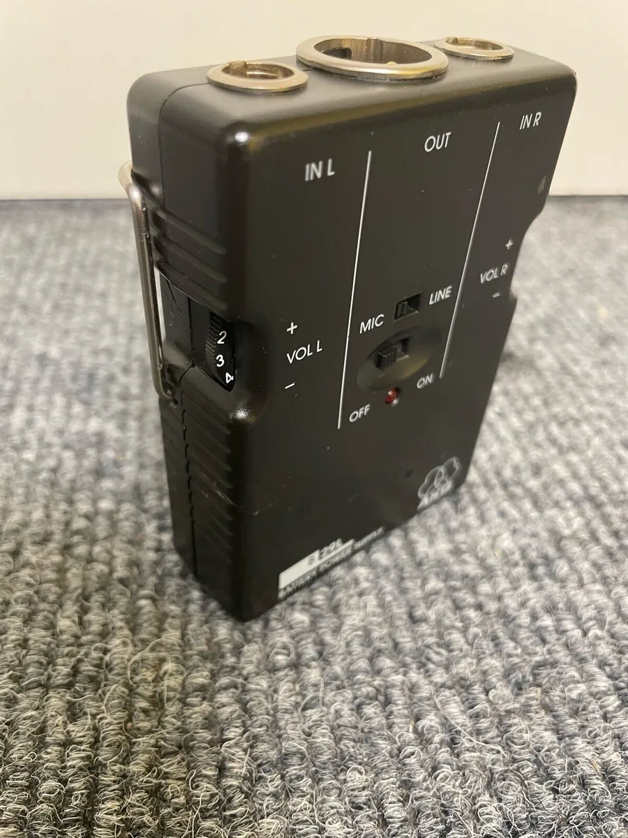 Akg B29L battery powered phantom power supply - Image 3