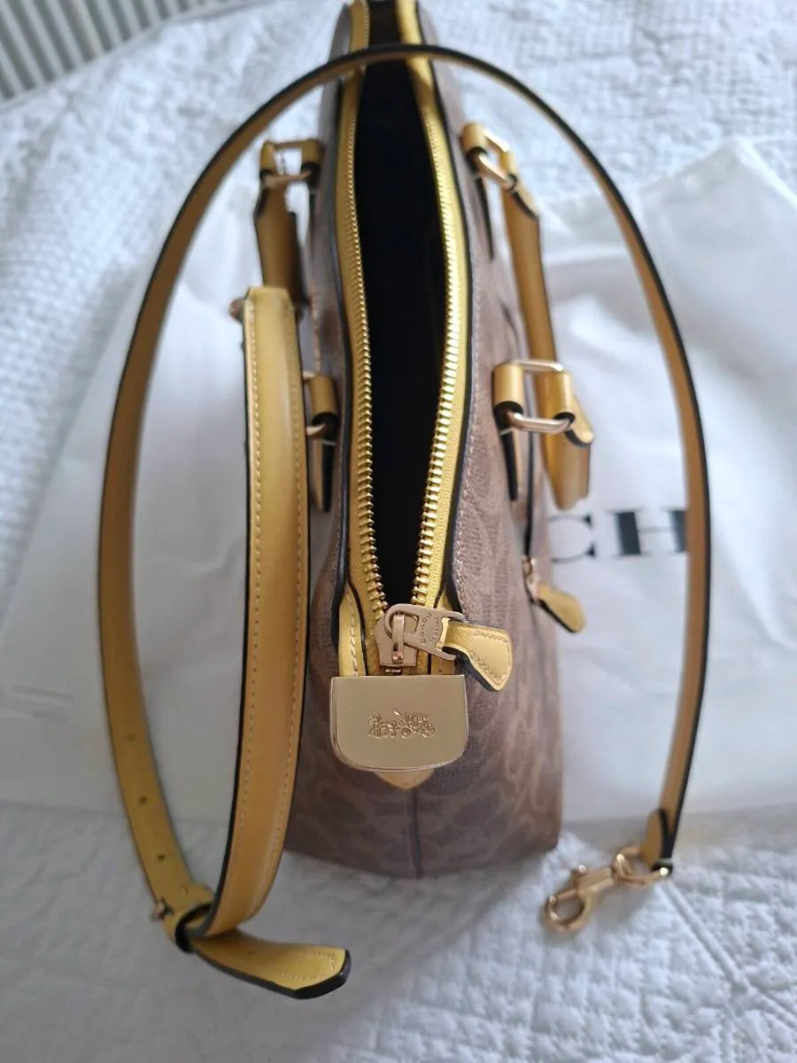 Coach handbags. - Image 4