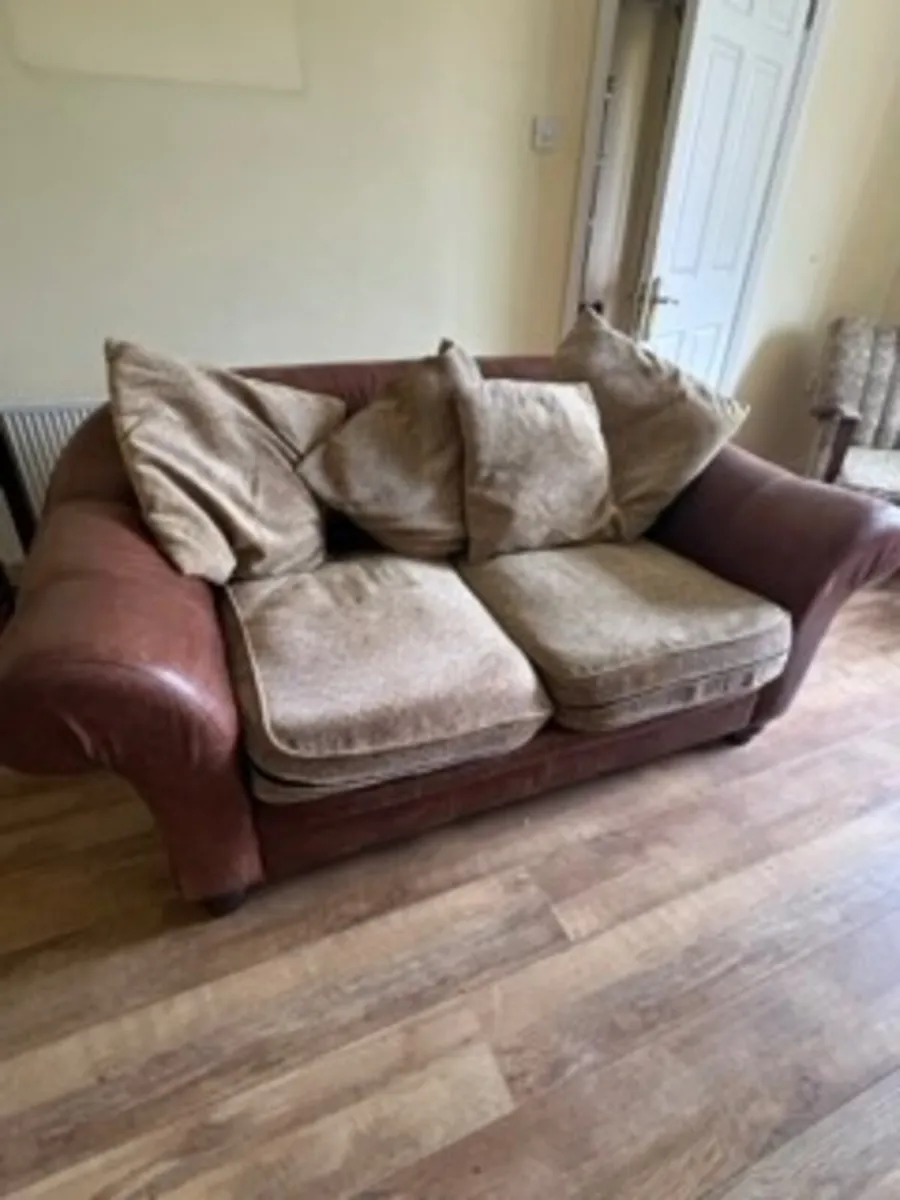 Suite of furniture - Image 3