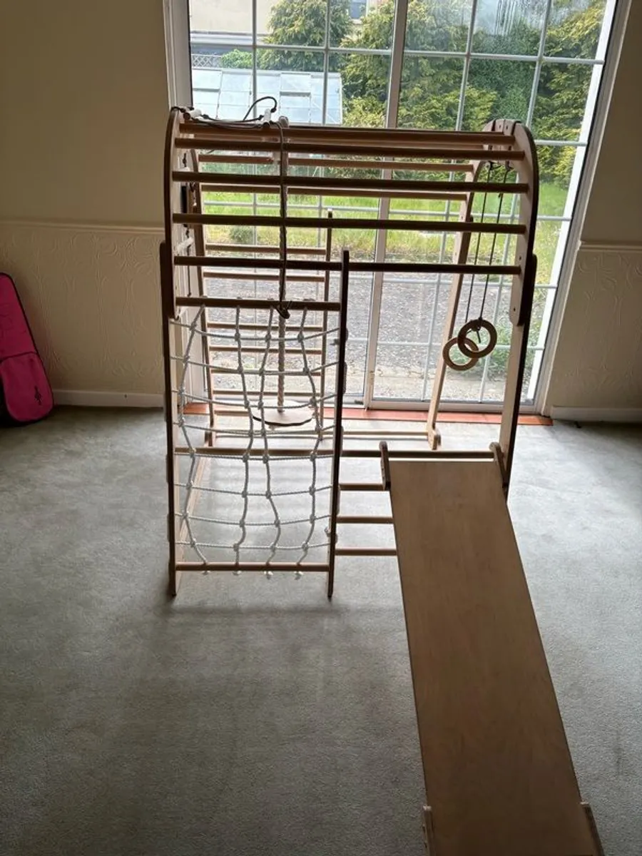 kids climbing frame - Image 1
