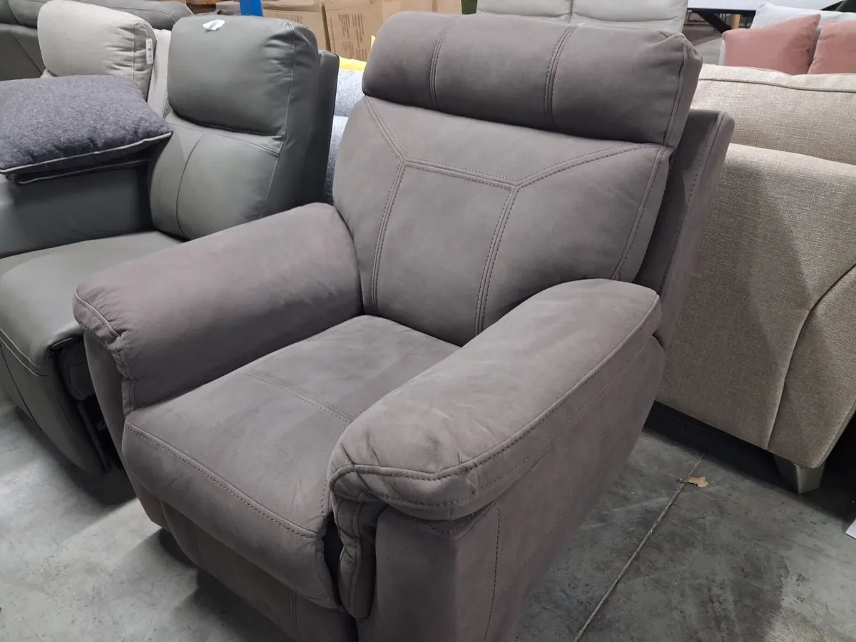 Showroom Furniture Auction - Image 2
