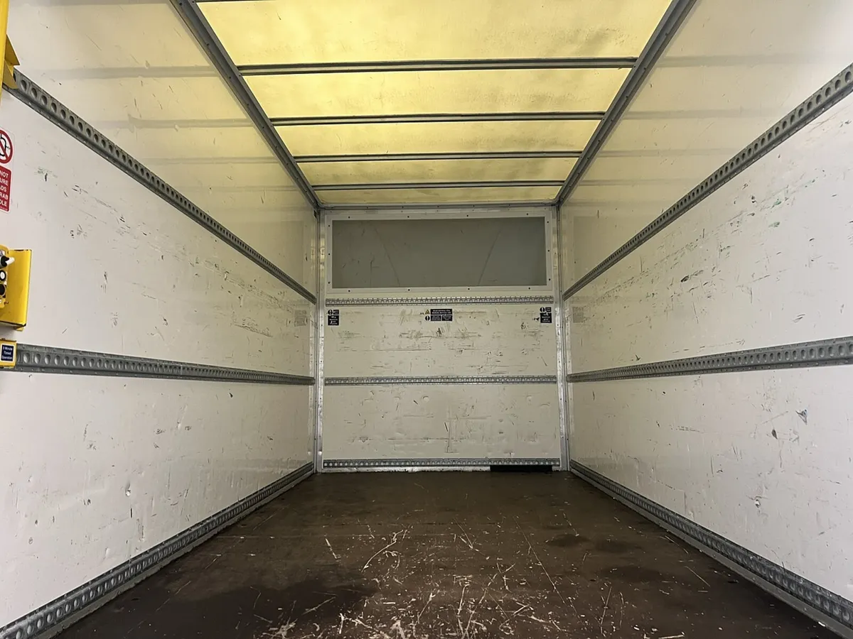 2023 Ford Transit Luton Box Van - Image 3