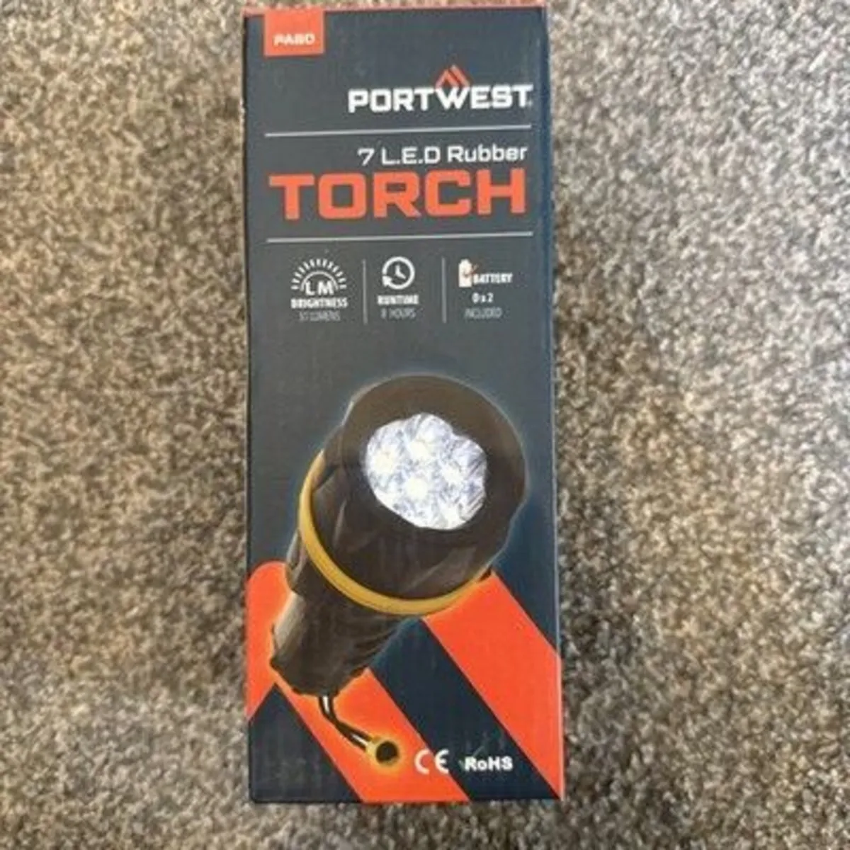 Portwest PA60 7 LED Rubber Torch (Yellow/Black) - Image 3