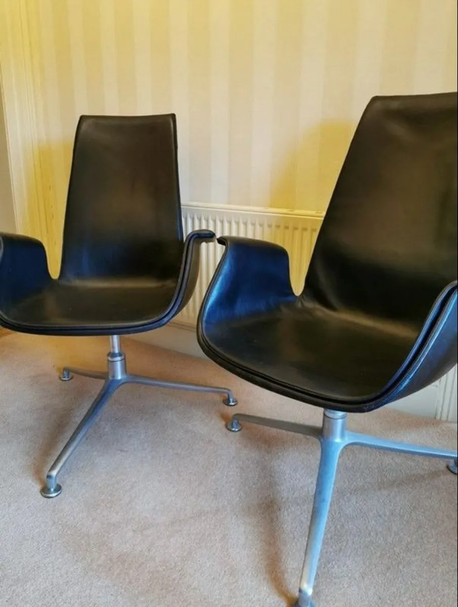 Pair of original Walter Knoll swivel bucket chairs. - Image 1