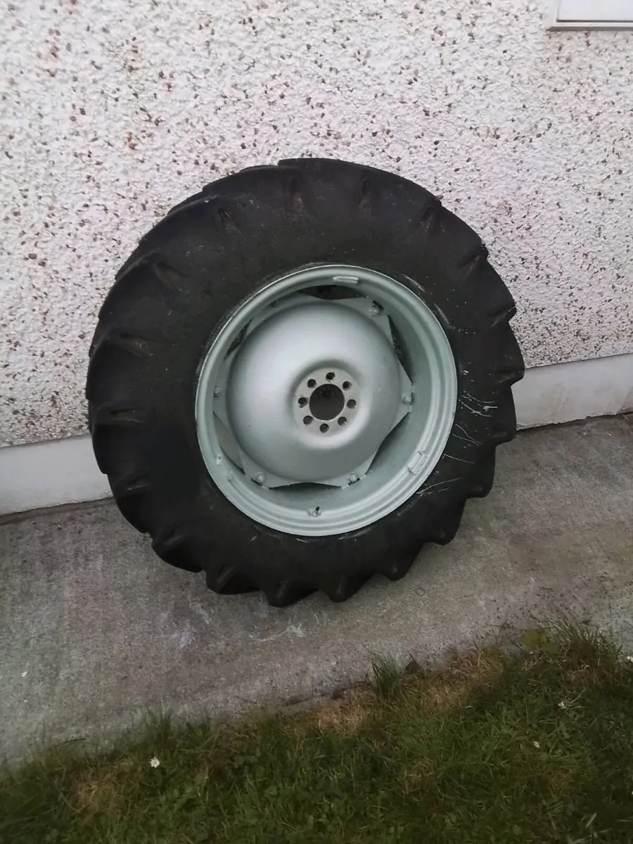 Tractor tyres - Image 1