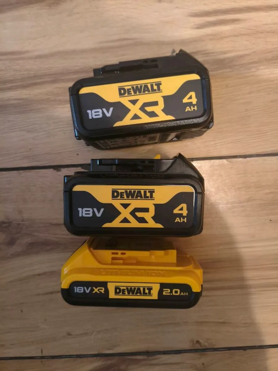 DeWalt 18v 3 batteries