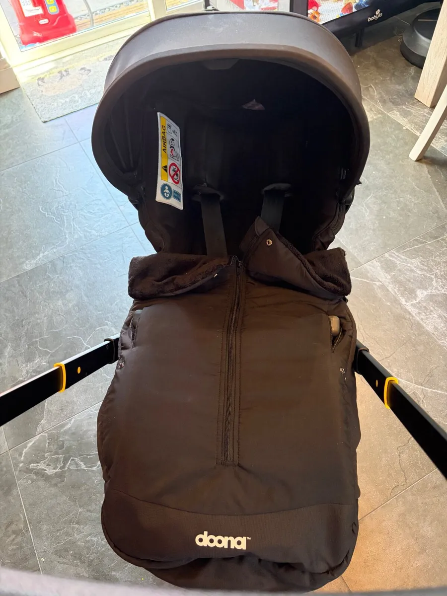 Doona X car seat/ stroller - Image 1