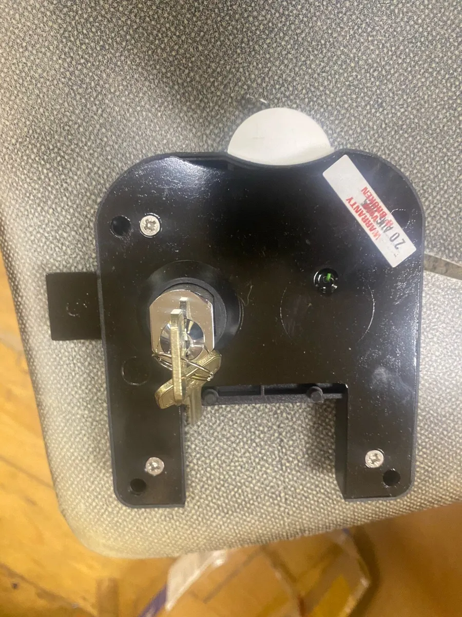 60 no Coin operated locks - Image 1