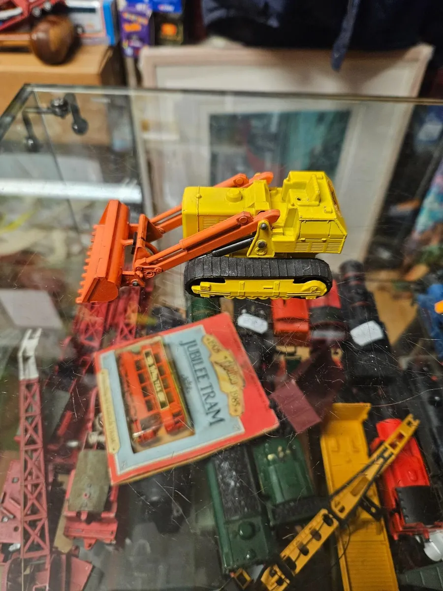 Matchbox Superkings Bulldozer Loader - Image 1
