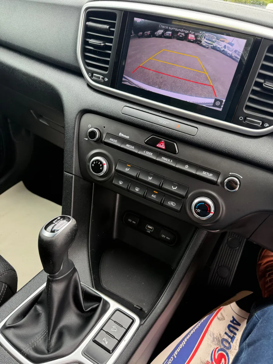 2022 Kia Sportage - Image 3