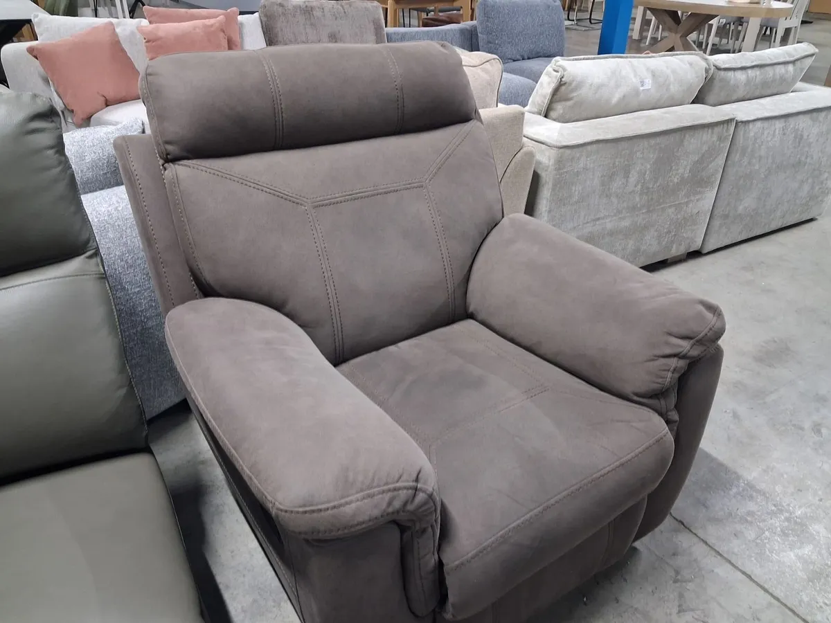 Showroom Furniture Auction - Image 2