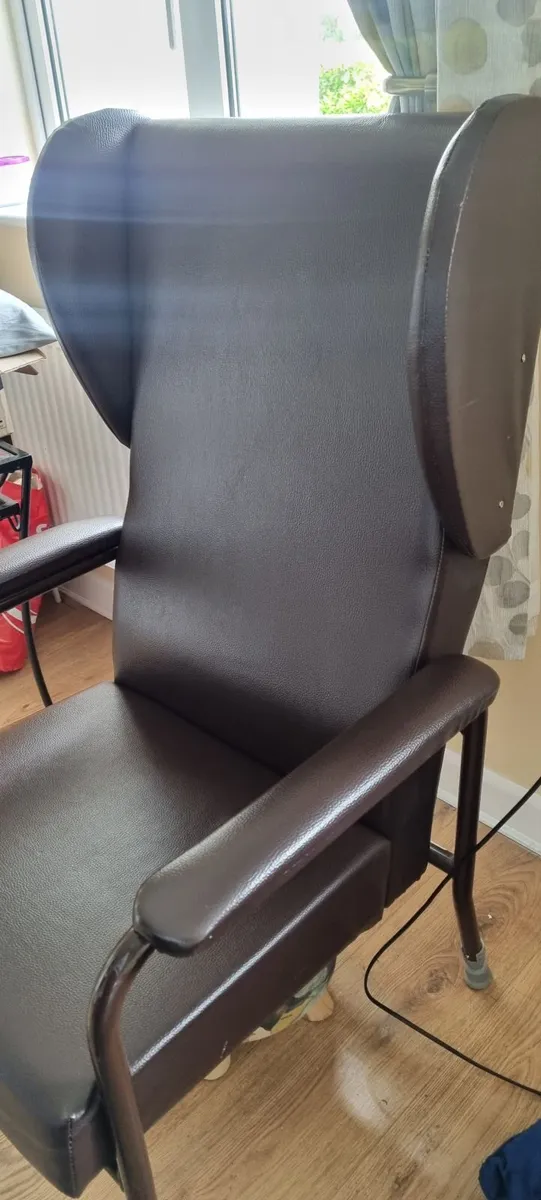 Orthopaedic Chair - Image 2