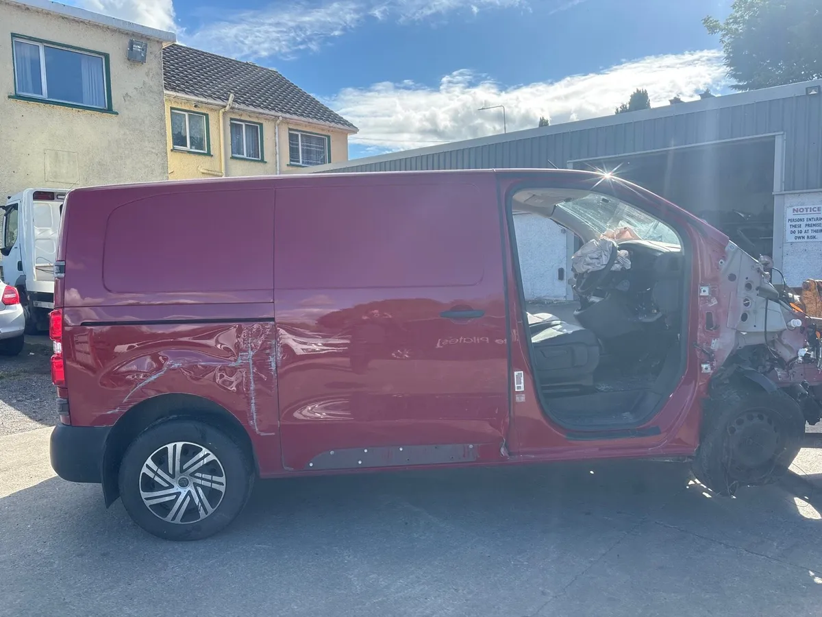 2017 Citroen dispatch for parts - Image 2