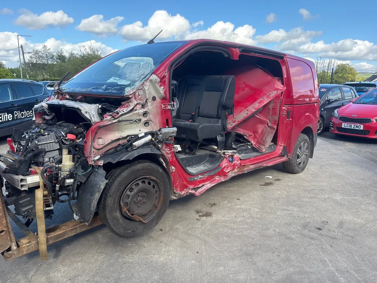 2017 Citroen dispatch for parts - Image 4