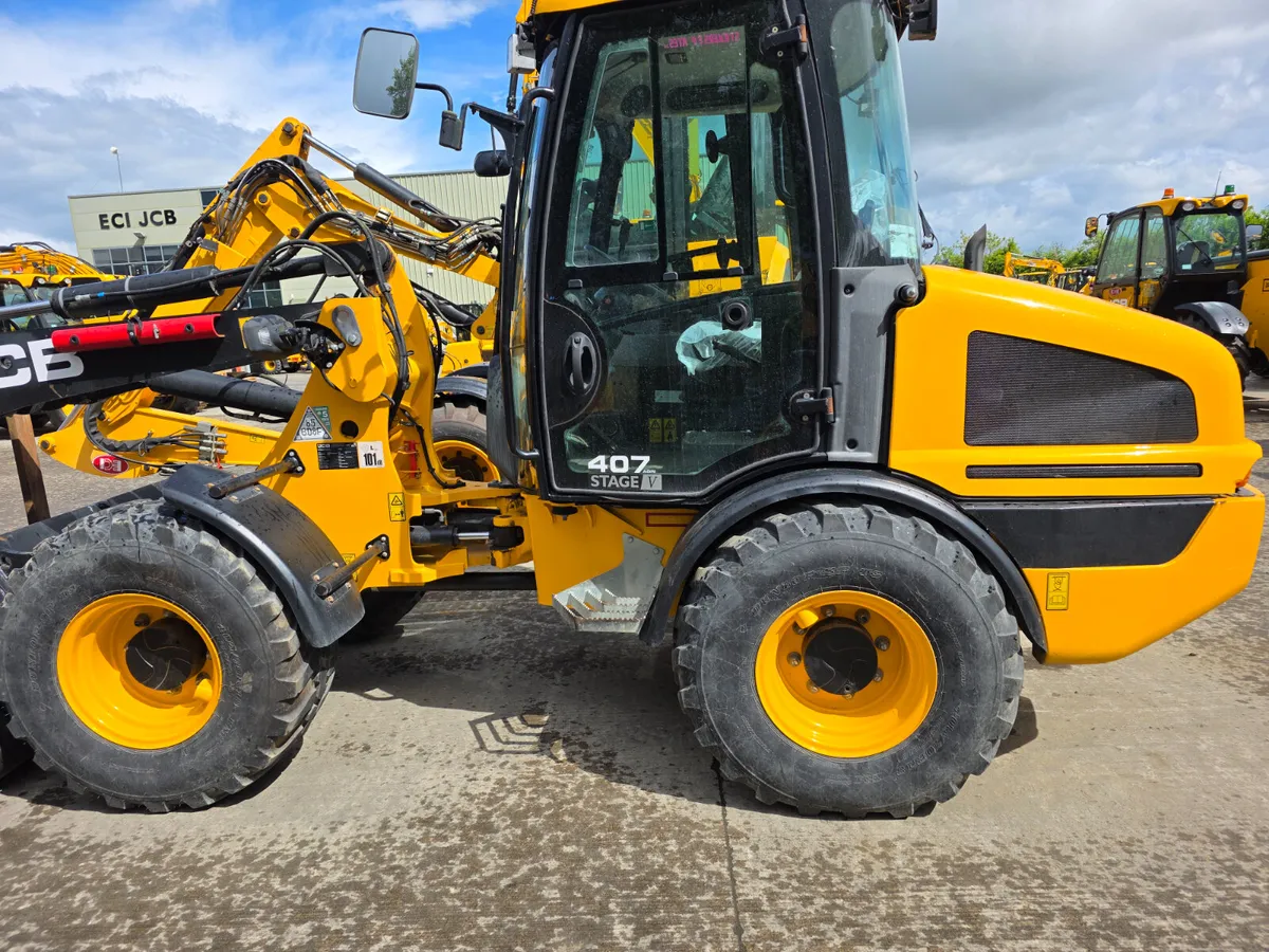 Jcb 407 - Image 1