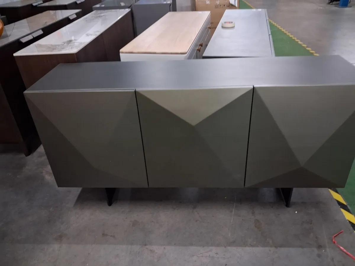 Showroom Furniture Auction - Image 4