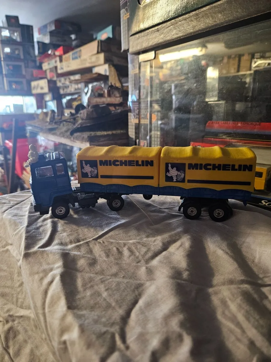 Corgi 1980's Ford Michelin Truck - Image 1