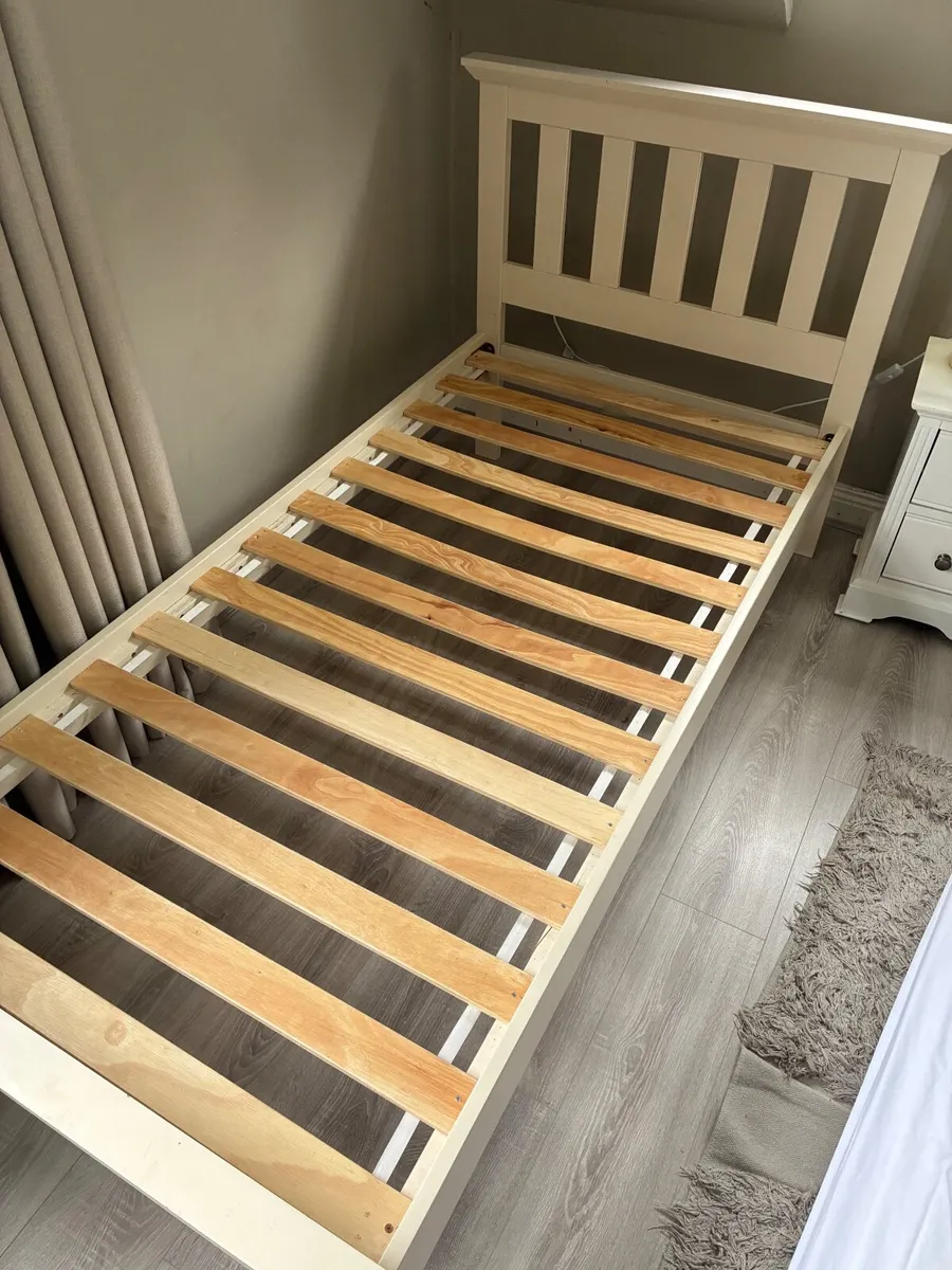 Cream 4 ft bed and off white bedside locker - Image 3