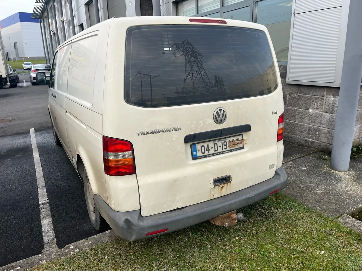 VW Transporter T5 LWB - Image 3