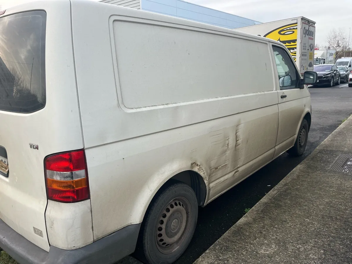 VW Transporter T5 LWB - Image 4