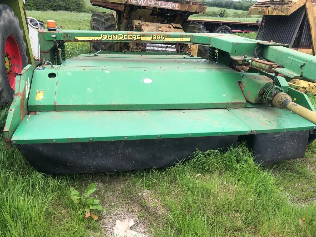 Jd 1365 mower - Image 1
