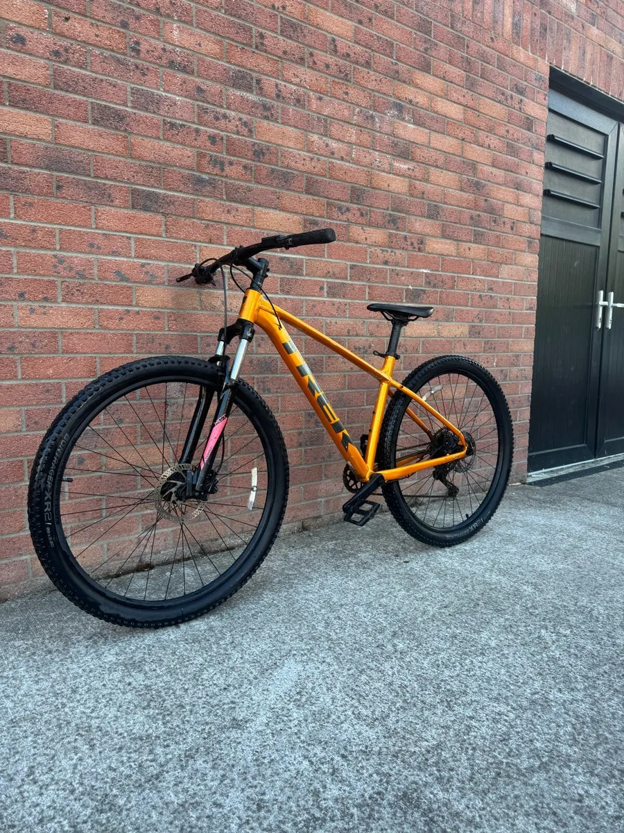 Trek Marlin 6 3rd Generation - Image 2