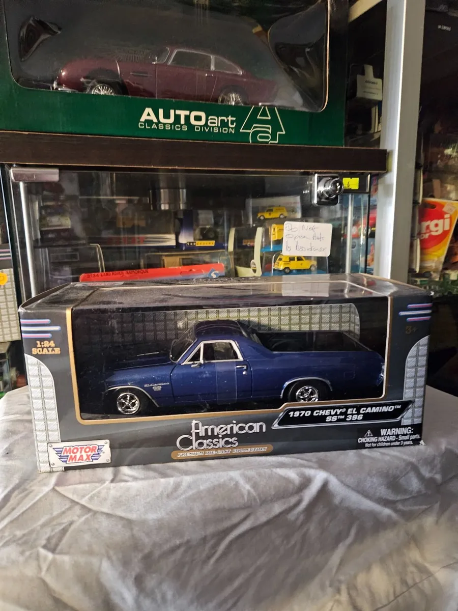 Corgi Motormax Chevy Pickup - Image 1