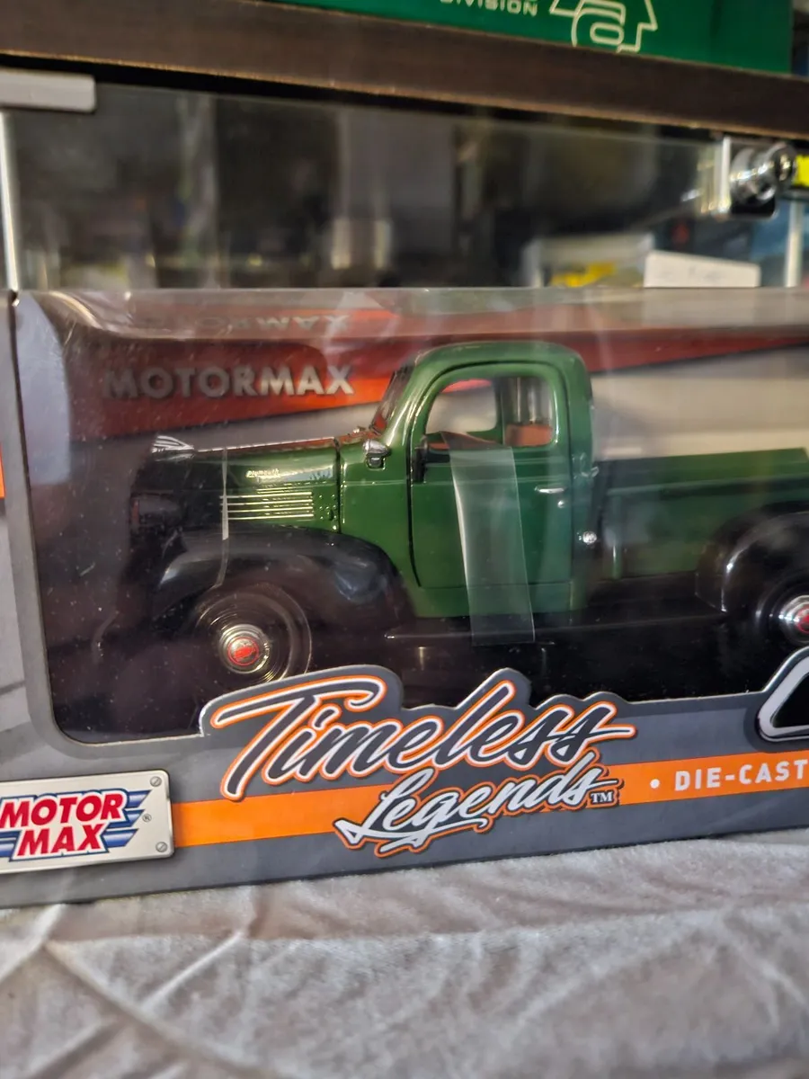Corgi Motormax Plymouth Pickup 1941 - Image 2