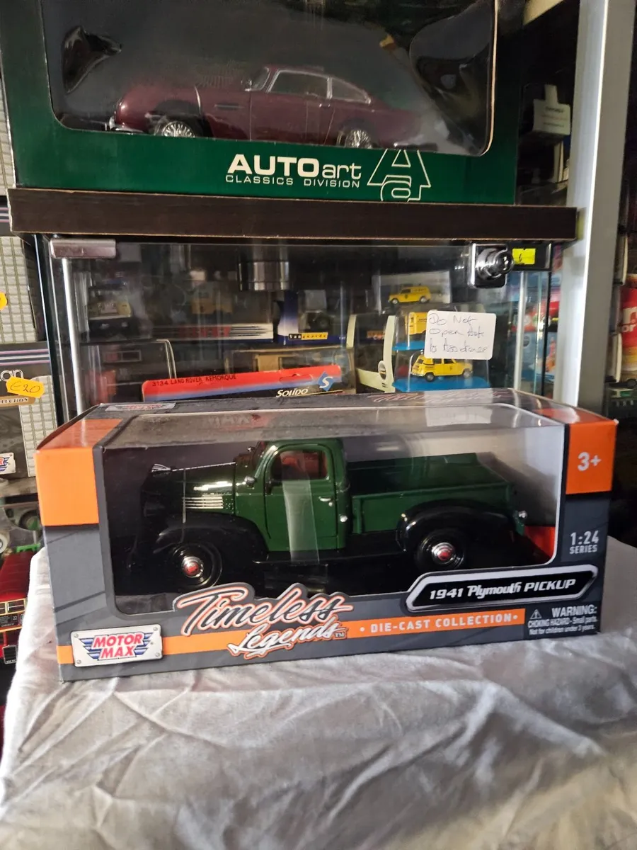 Corgi Motormax Plymouth Pickup 1941 - Image 1
