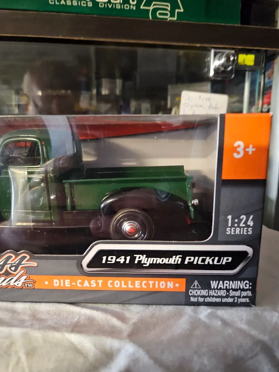 Corgi Motormax Plymouth Pickup 1941 - Image 3
