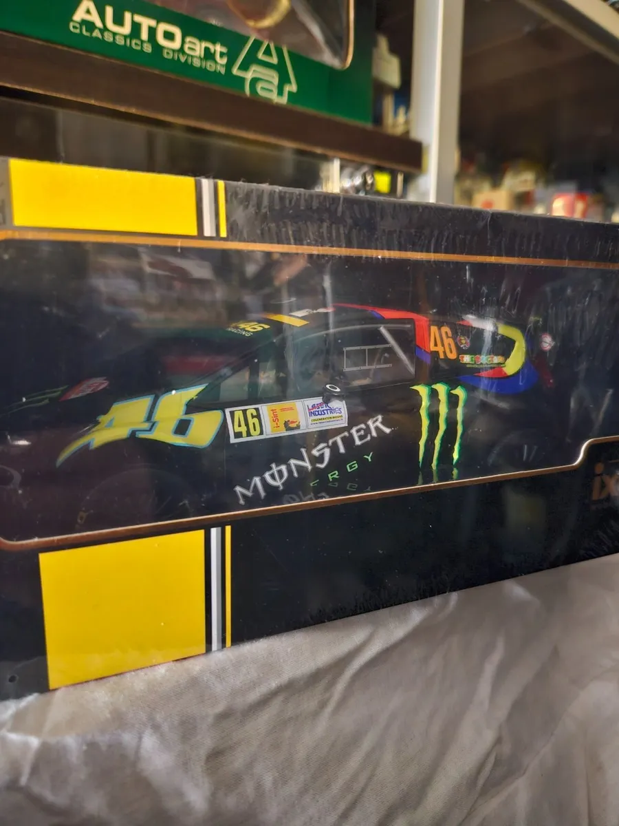 Corgi IXO Ford Fiesta WRC - Image 3