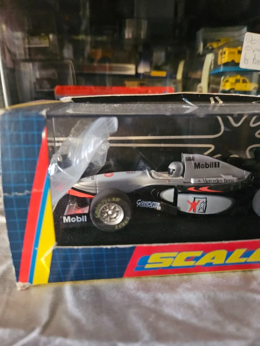 Hornby Scalextric Formula 1 - Image 3