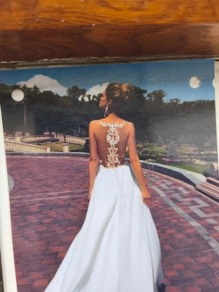 Wedding dress - Image 3