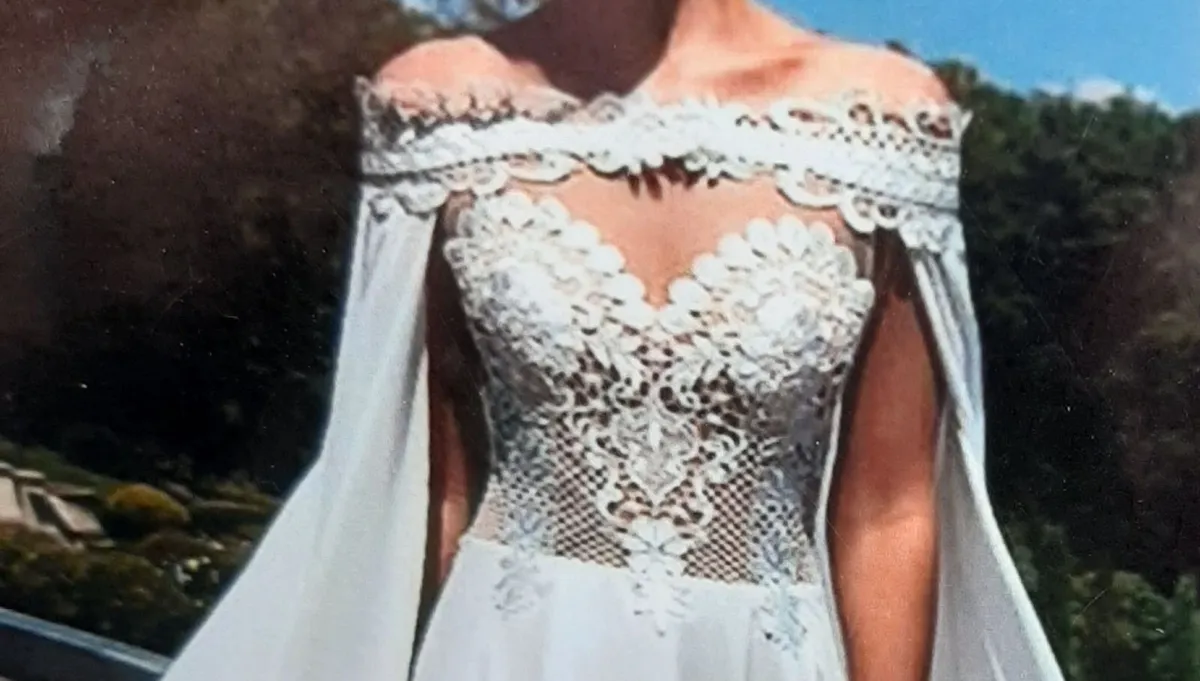 Wedding dress - Image 1