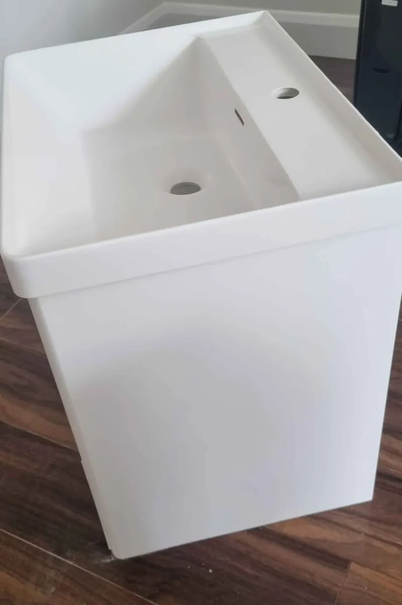 Sonas Wall Hung Vanity Unit & Basin - Image 1