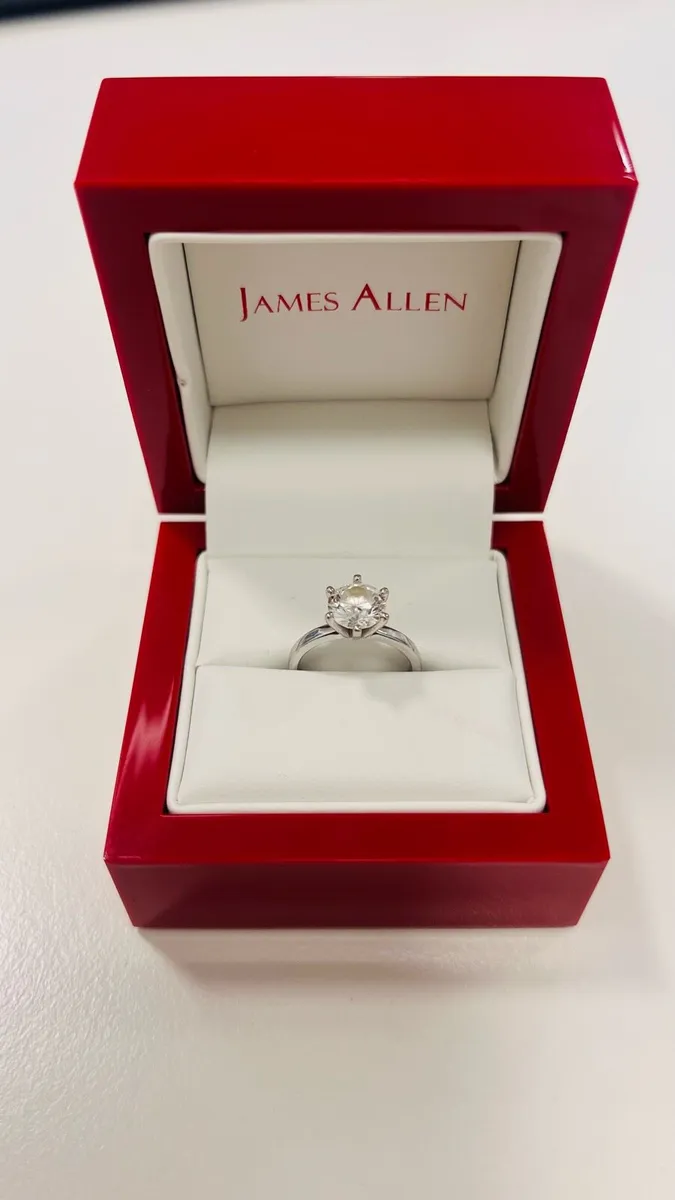 Engagement ring - Image 3