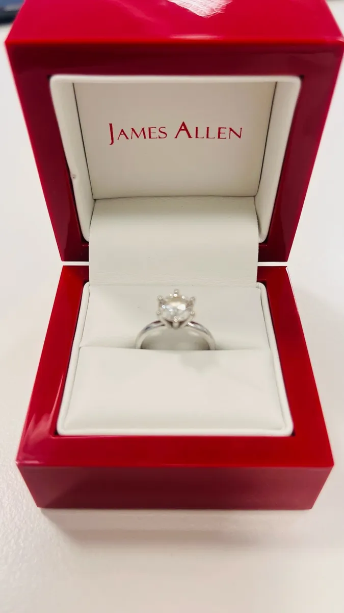 Engagement ring - Image 4