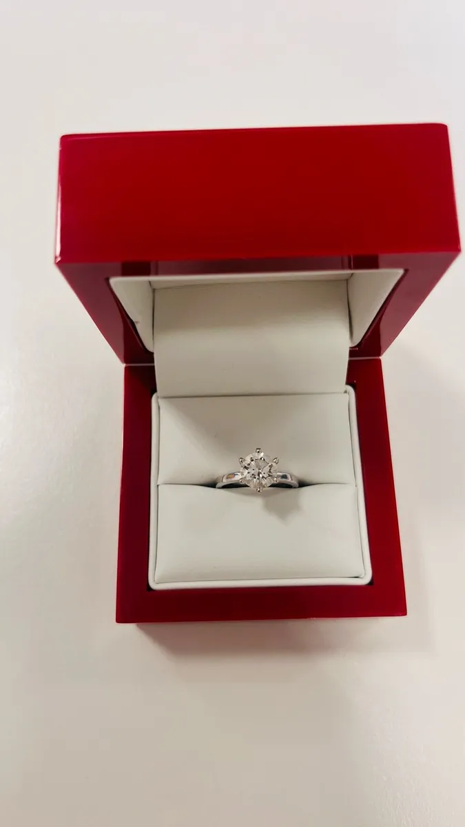 Engagement ring - Image 2