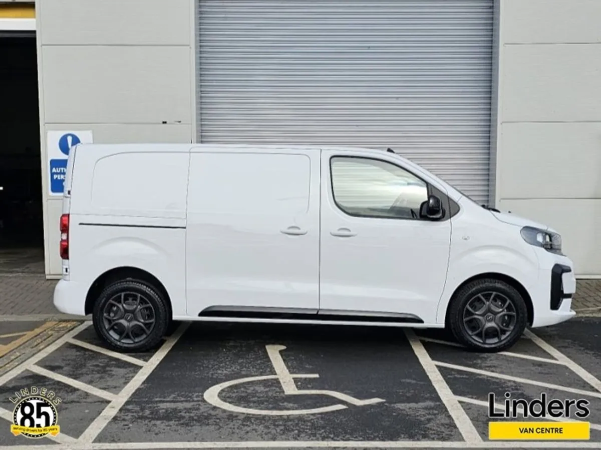 Opel Vivaro MWB SPORTIVE 261 0KMS - Image 3
